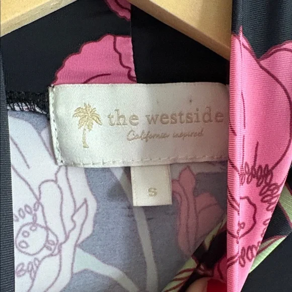 The Westside Floral Long Sleeve Women's Top - Picture 3 of 8